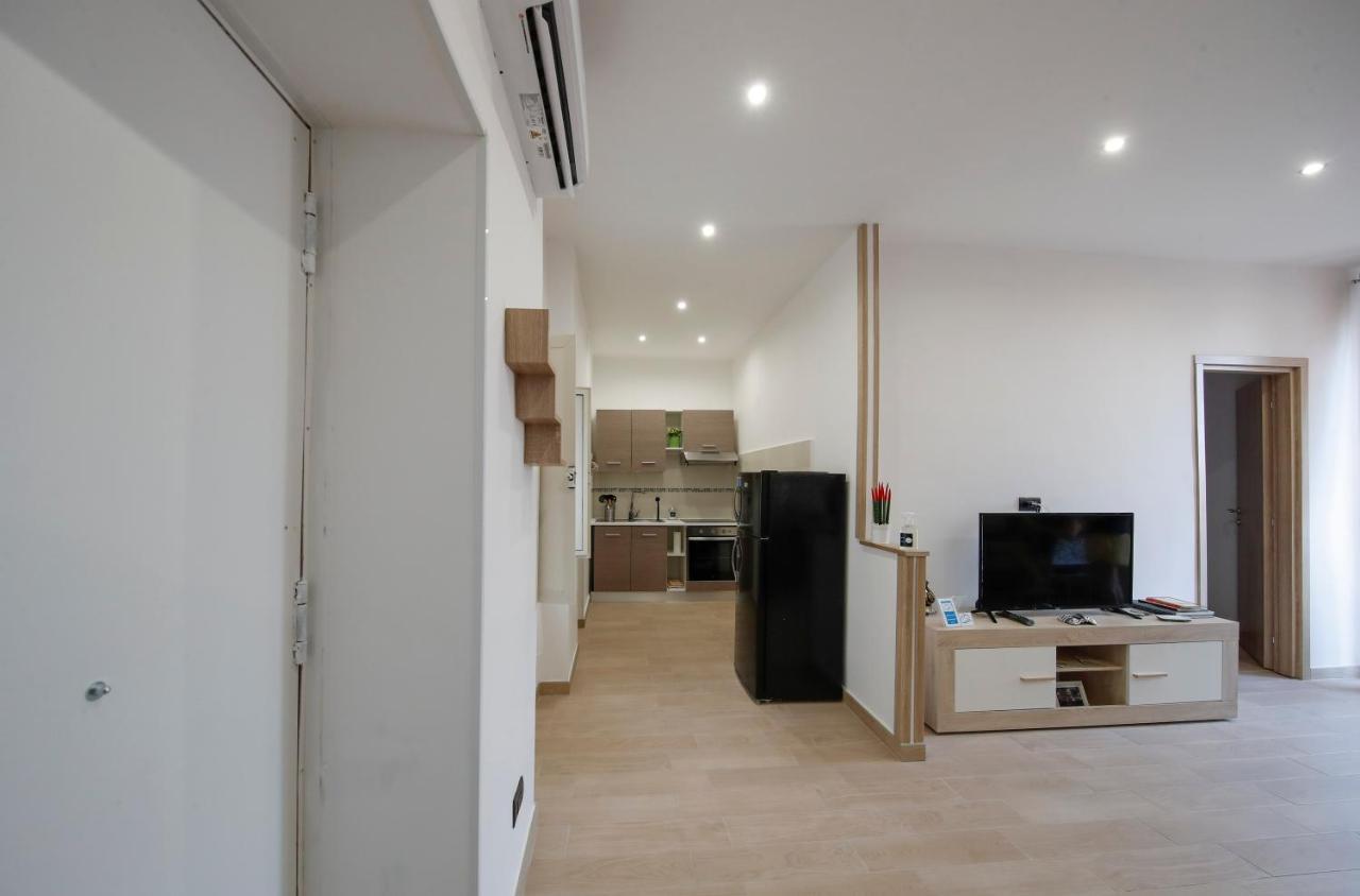 Ferienwohnung The Door Saturday Neapel Exterior foto